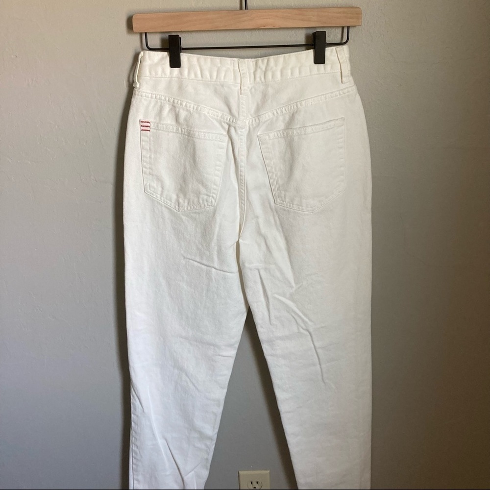 Urban Outfitters White Mom Jeans Size 26 - Picture 5 of 7